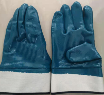 Нитриловые перчатки для тяжелых условий эксплуатации